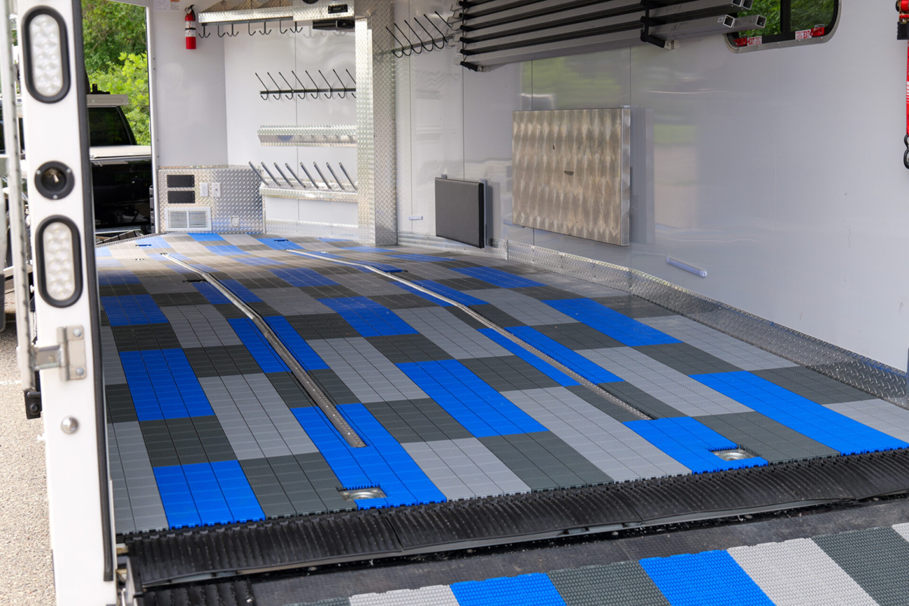 CALIBER ProTech Flooring - Smooth - Blue - 24 Piece 13612-4
