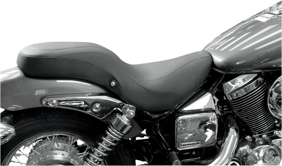 MUSTANG Day Tripper™ Seat - Plain - 750 Spirit '01-'07 76189