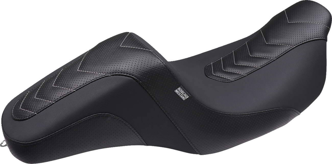 MUSTANG Signature Series Squareback™ Seat - Gripper Vinyl - Chevron - Gunmetal Stitch - FL '08-'25 76322GM