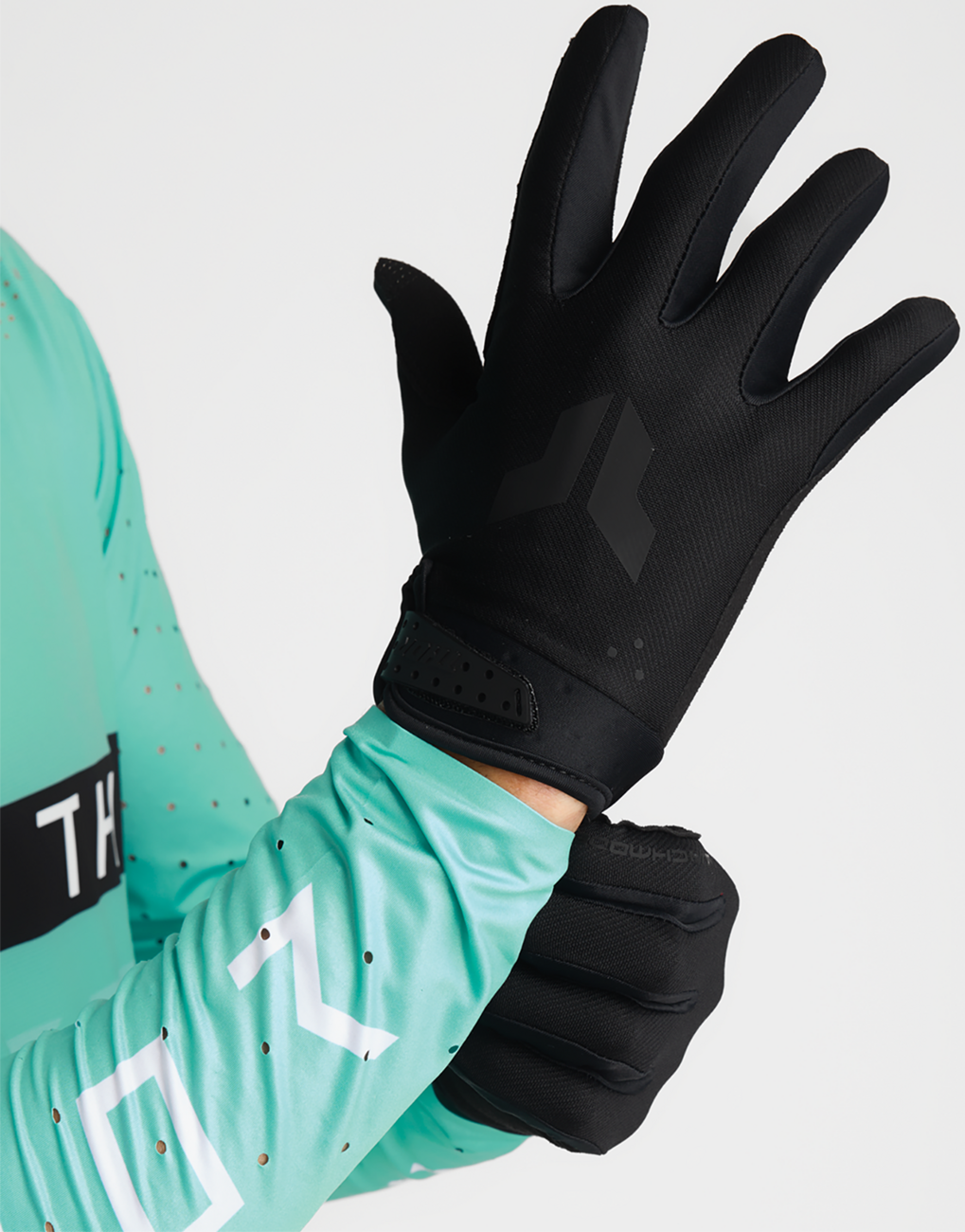 THOR Launchmode Gloves - Black - Medium 3330-8190