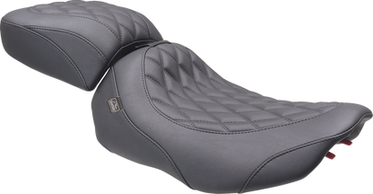 MUSTANG Wide Tripper™ Seat - Solo - Black Stitching - FLT/FLH '23-'25 89503