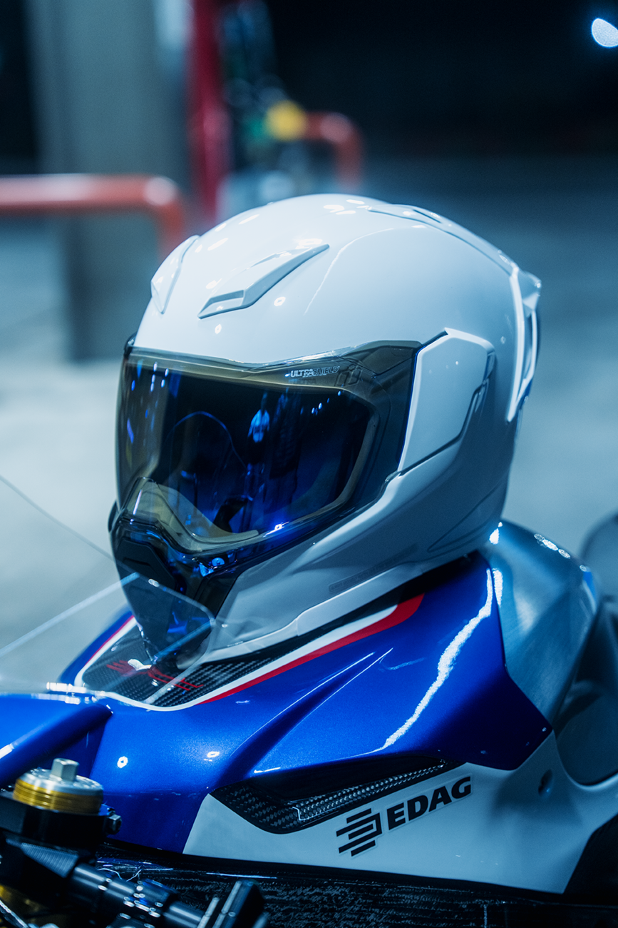 ICON Ultraflite™ Helmet - Solid - MIPS® - Gloss White - Small 0101-19280